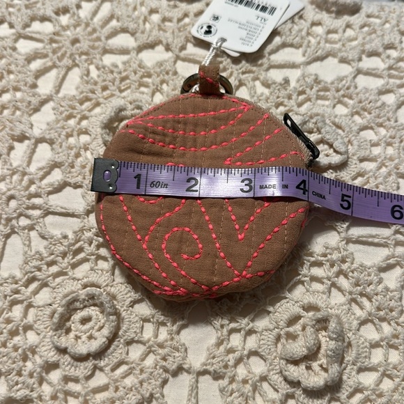 FP One Upcycled Circle Wallet pink rose - Picture 10 of 10